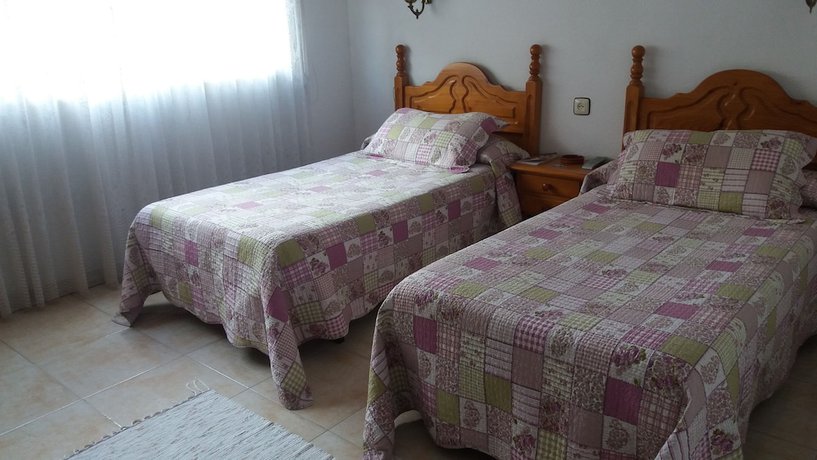 Imagen de la habitación del Hostal Hotel Covadonga. Foto 12