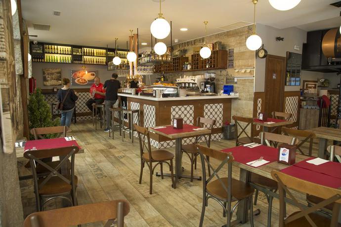 Imagen del bar/restaurante del Hostal Hotel Jc Rooms Chueca. Foto 2