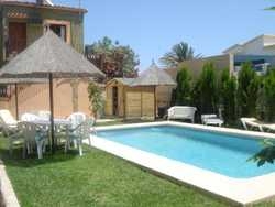 Imagen de la piscina del Hostal Hotel Oasis. Foto 18