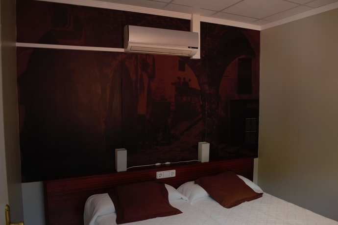 Imagen de la habitación del Hostal Hotel Restaurant Guilleumes. Foto 4