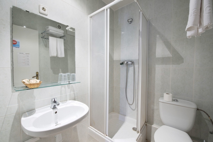 Imagen de la habitación del Hostal Hotel Restaurant Guilleumes. Foto 10