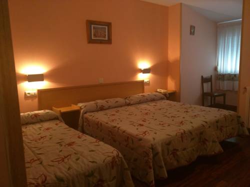 Imagen de la habitación del Hostal Hotel Restaurante San Paio. Foto 5