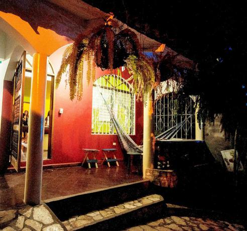 Imagen de los interiores del Hostal Hotel and Hostal Berakah Cop&aacute;n. Foto 4