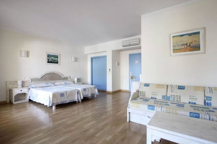 Imagen de la habitación del Hostal Hpc Portocolom. Foto 14