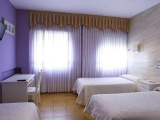 Imagen de la habitación del Hostal Hs Los Angeles. Foto 11