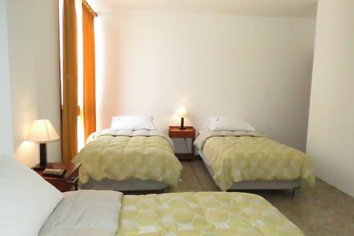 Imagen de la habitación del Hostal Huanchaco. Foto 7