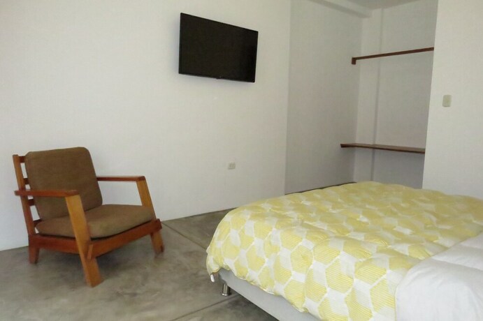 Imagen de la habitación del Hostal Huanchaco. Foto 13