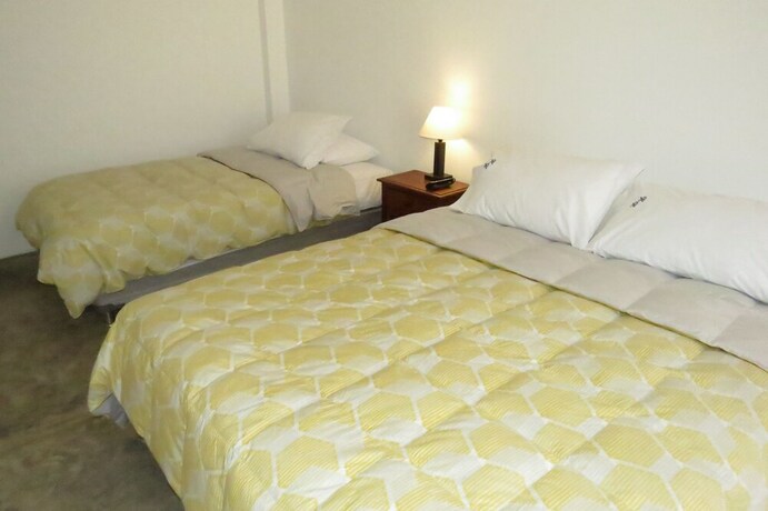 Imagen de la habitación del Hostal Huanchaco. Foto 14