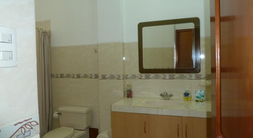Imagen de la habitación del Hostal Huayruro. Foto 6