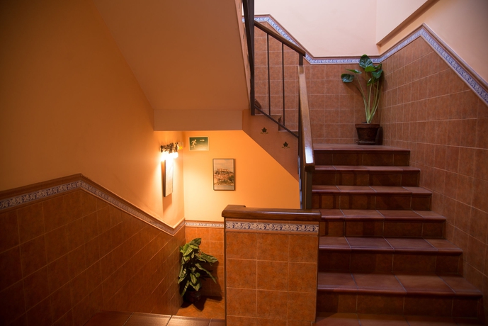 Imagen de los interiores del Hostal Hueso. Foto 15