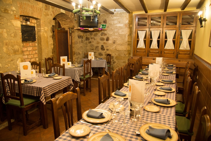 Imagen del bar/restaurante del Hostal Hueso. Foto 5