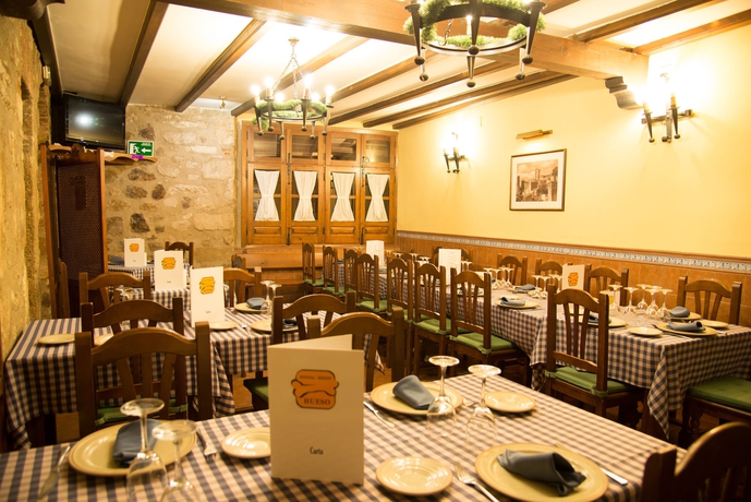 Imagen del bar/restaurante del Hostal Hueso. Foto 6
