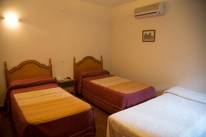 Imagen de la habitación del Hostal Hueso. Foto 13