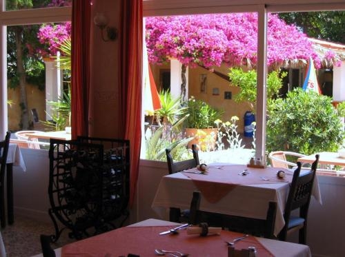 Imagen general del Hostal Ibara. Foto 4