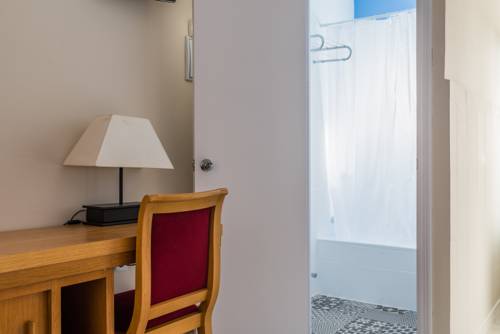 Imagen de la habitación del Hostal Imperial Mérida. Foto 12