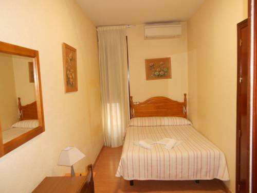 Imagen de la habitación del Hostal Internacional, Barrio de las Letras. Foto 6