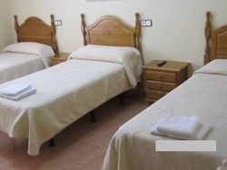 Imagen de la habitación del Hostal Internacional, Madrid. Foto 3