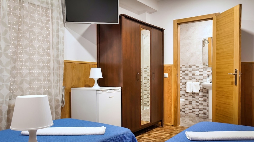 Imagen de la habitación del Hostal Irati. Foto 14