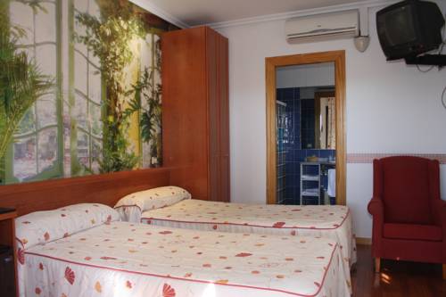 Imagen de la habitación del Hostal Isis, Arcas. Foto 4