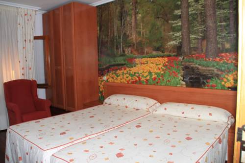 Imagen de la habitación del Hostal Isis, Arcas. Foto 14