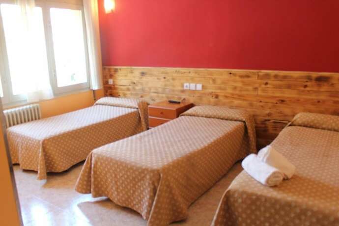 Imagen de la habitación del Hostal Isla Cristina Matar&oacute;. Foto 18