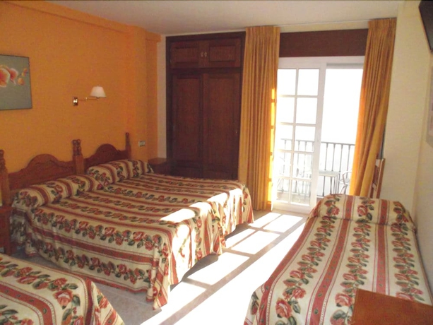 Imagen de la habitación del Hostal Italia, Fuengirola. Foto 6