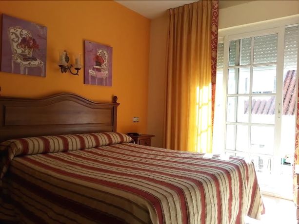 Imagen de la habitación del Hostal Italia, Fuengirola. Foto 10