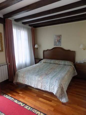Imagen de la habitación del Hostal Itsasmin Ostatua. Foto 4