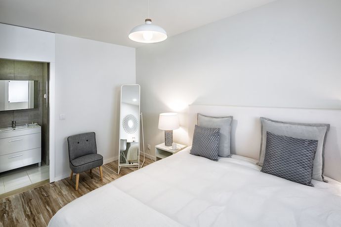 Imagen de la habitación del Hostal JR Studios and Suites. Foto 7