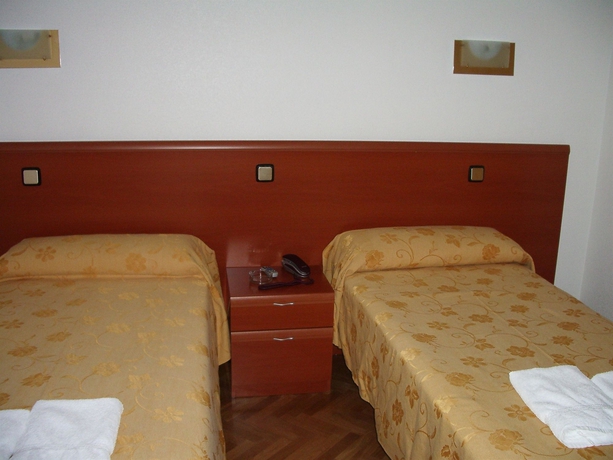 Imagen de la habitación del Hostal Jerez, Madrid. Foto 2