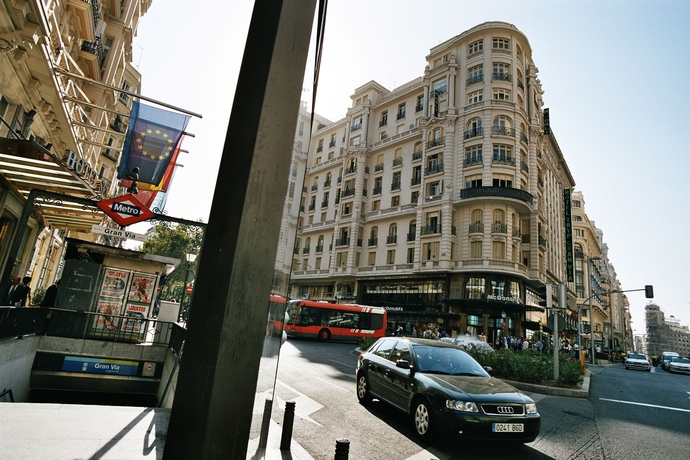 Imagen de los interiores del Hostal Jerez, Madrid. Foto 4