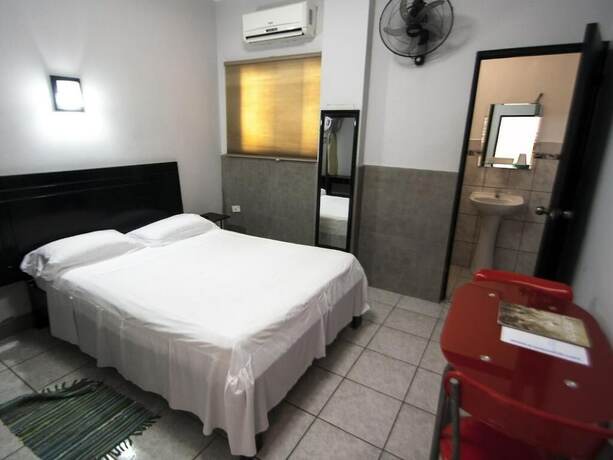 Imagen de la habitación del Hostal Jer's. Foto 31