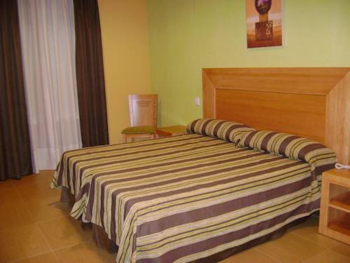Imagen de la habitación del Hostal Jijones. Foto 3