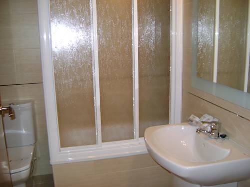 Imagen de la habitación del Hostal Jijones. Foto 4