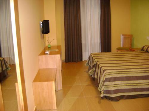 Imagen de la habitación del Hostal Jijones. Foto 6