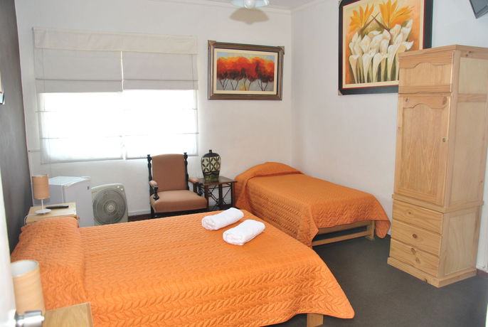 Imagen de la habitación del Hostal Jose Luis. Foto 13