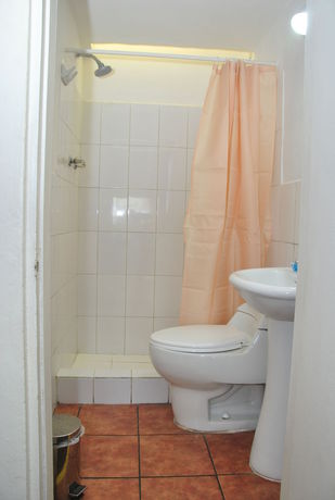 Imagen de la habitación del Hostal Jose Luis. Foto 14