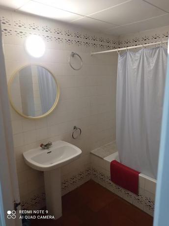 Imagen de la habitación del Hostal Juan Ramon. Foto 4