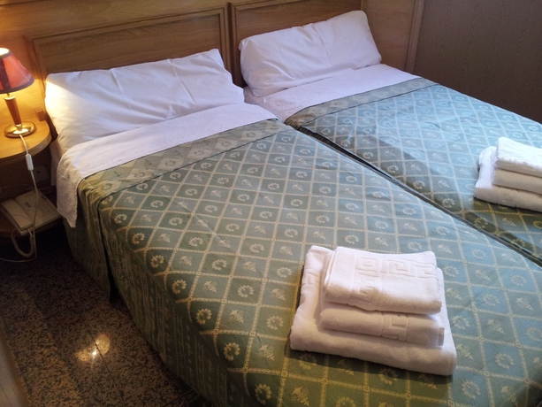 Imagen de la habitación del Hostal Juan Xxiii. Foto 4
