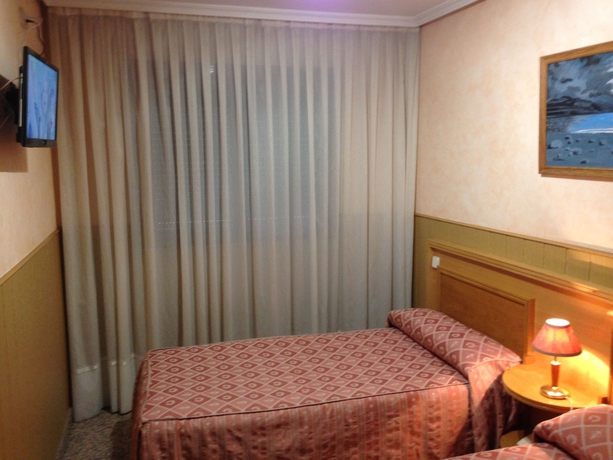 Imagen de la habitación del Hostal Juan Xxiii. Foto 6