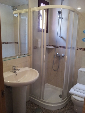 Imagen de la habitación del Hostal Juan Xxiii. Foto 11