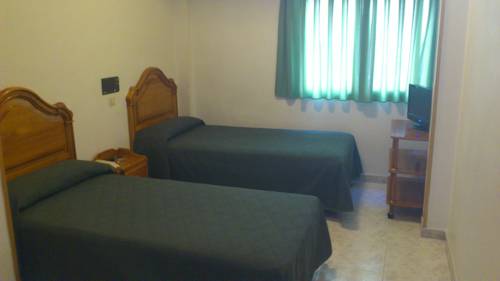Imagen de la habitación del Hostal Juanito, Móstoles. Foto 4