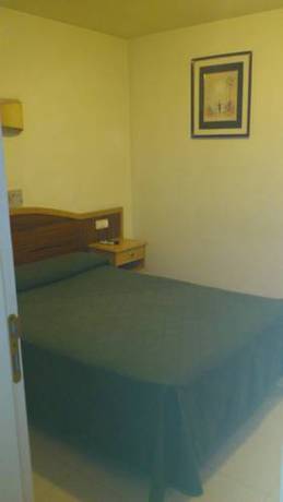 Imagen de la habitación del Hostal Juanito, Móstoles. Foto 5