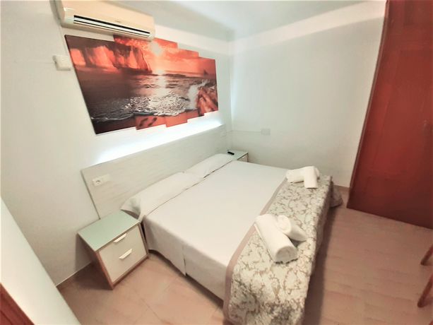 Imagen de la habitación del Hostal Kokkola, Fuengirola. Foto 4