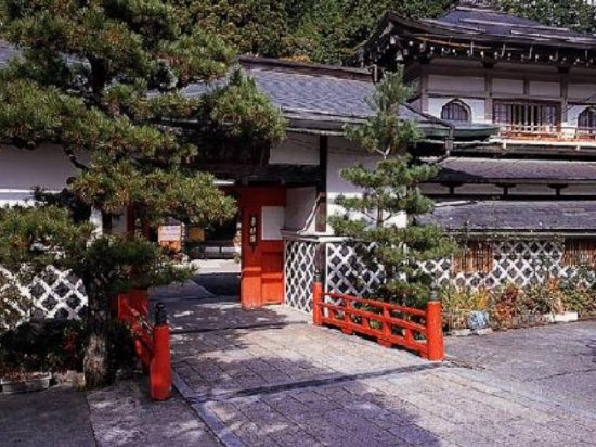 Imagen de los exteriores del Hostal Koyasan Sekishoin. Foto 3