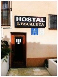 Imagen de los exteriores del Hostal L Escaleta. Foto 15