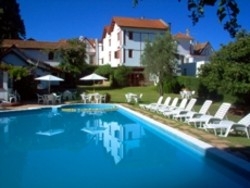 Imagen de la piscina del Hostal L Hirondelle. Foto 5
