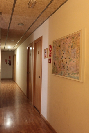 Imagen de los interiores del Hostal LK Barcelona. Foto 8