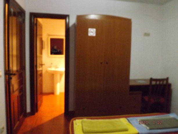 Imagen de la habitación del Hostal La Barbacana. Foto 10