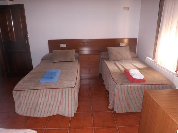 Imagen de la habitación del Hostal La Barbacana. Foto 12